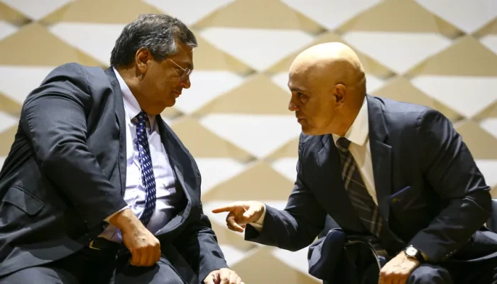 101717029-o-ministro-da-justica-e-seguranca-publica-flavio-dino-e-o-presidente-do-tse-alexandre