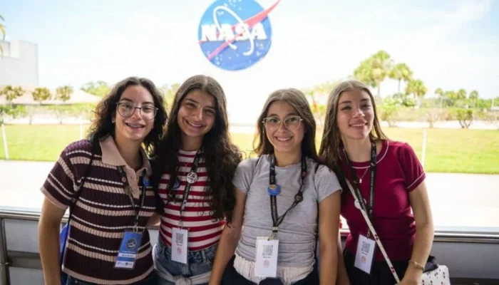 Divulgação/Nasa
Equipe é composta pelas alunas Beatriz Marques Herculano (14 anos), Giovanna Machado Tasso (14 anos), Lavínia Carboni Berti (14 anos) e Sara Lourenço Panico (15 anos)