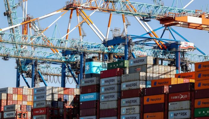 Terminal_de_conteineres_em_Bremerhaven_Alemanha_46abd928f8
