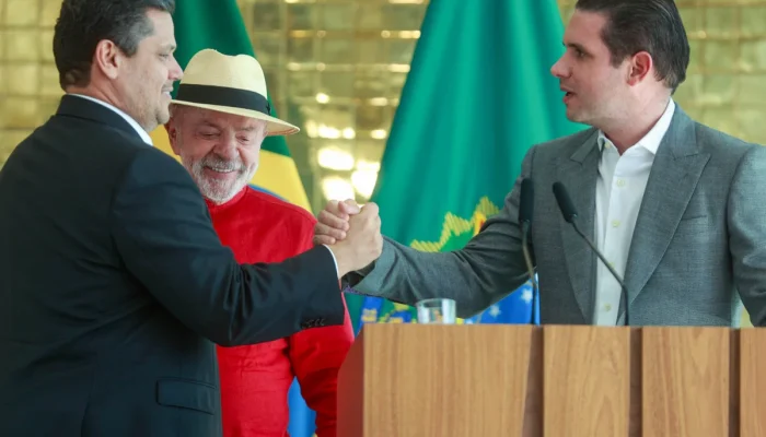 os-presidentes-luiz-inacio-lula-da-silva-da-republica-davi-alcolumbre-do-senado-e-hugo-motta-da-camara-dos-deputados-fazem-declaracao-no-palacio-da-alvorada-metropoles-8-scaled